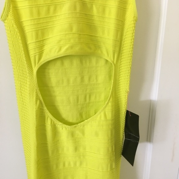 NWT! Bebe Yellow Bodycon Dress with Open-Back XS - Picture 6 of 8